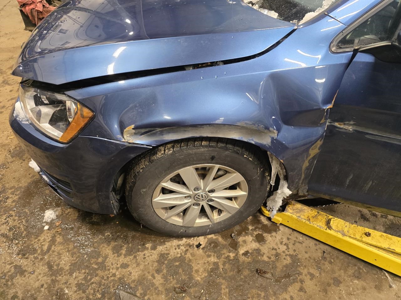 https://f005.backblazeb2.com/file/img-partshotlines-com/Inventory/NE126/Vehicle/8905_08.jpg