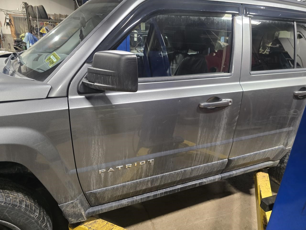 https://f005.backblazeb2.com/file/img-partshotlines-com/Inventory/NE126/Vehicle/8916_09.jpg