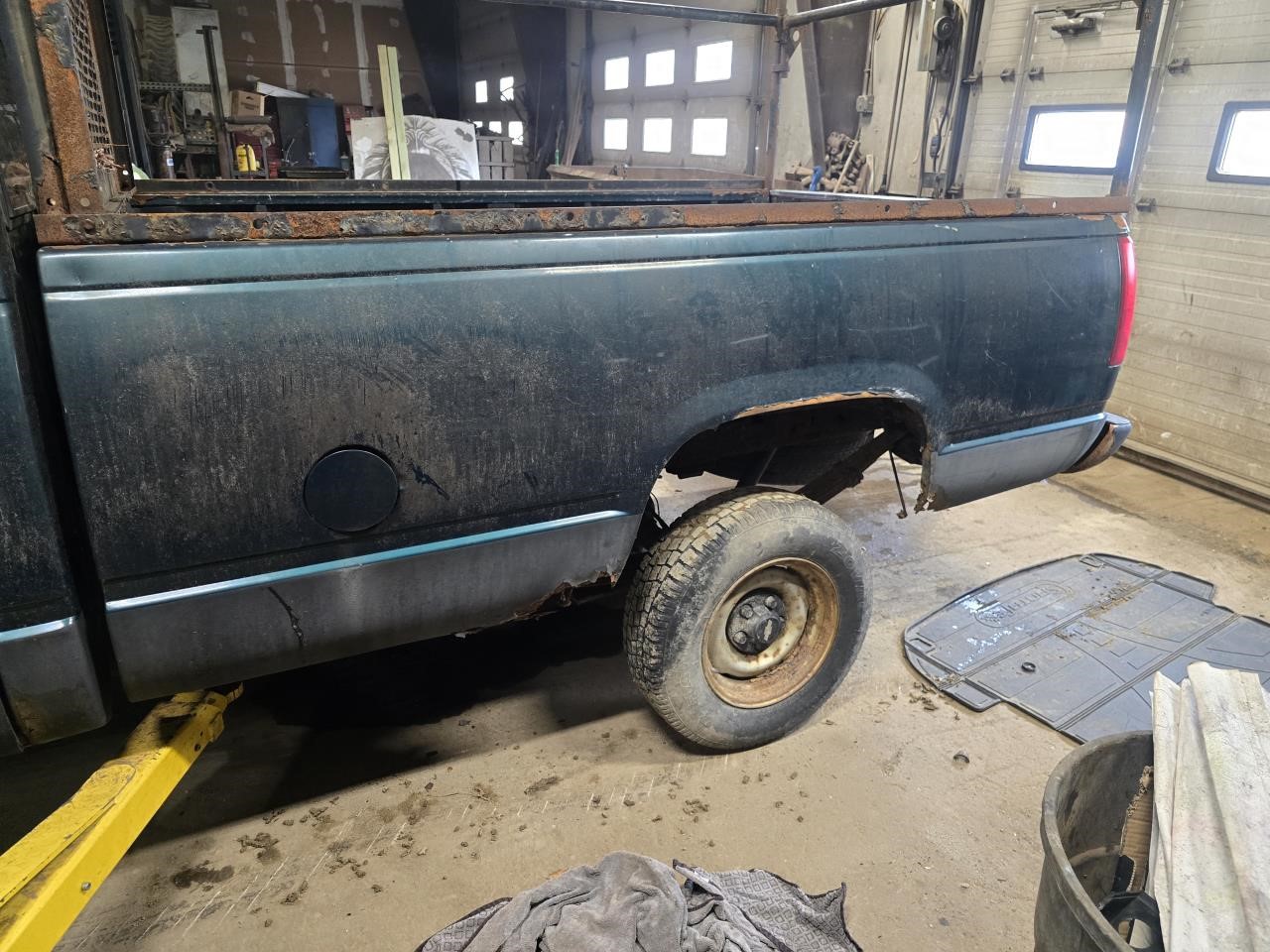 https://f005.backblazeb2.com/file/img-partshotlines-com/Inventory/NE126/Vehicle/8934_07.jpg