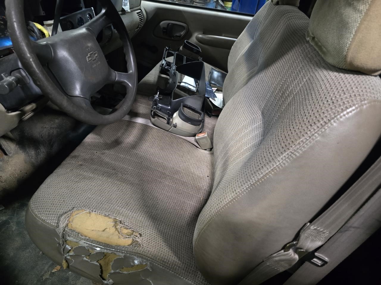 https://f005.backblazeb2.com/file/img-partshotlines-com/Inventory/NE126/Vehicle/8934_09.jpg