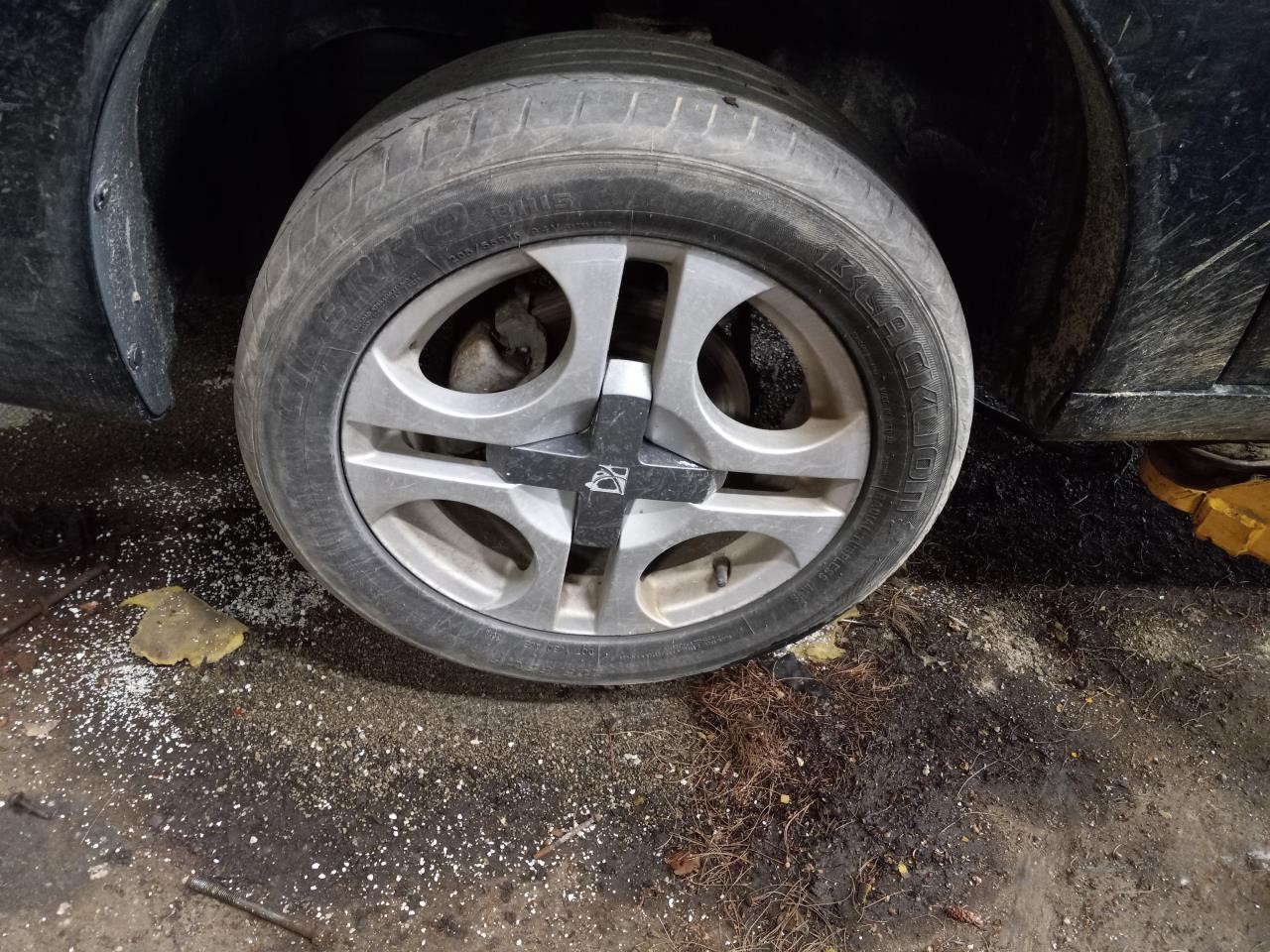 https://f005.backblazeb2.com/file/img-partshotlines-com/Inventory/NE126/Vehicle/8962_09.jpg