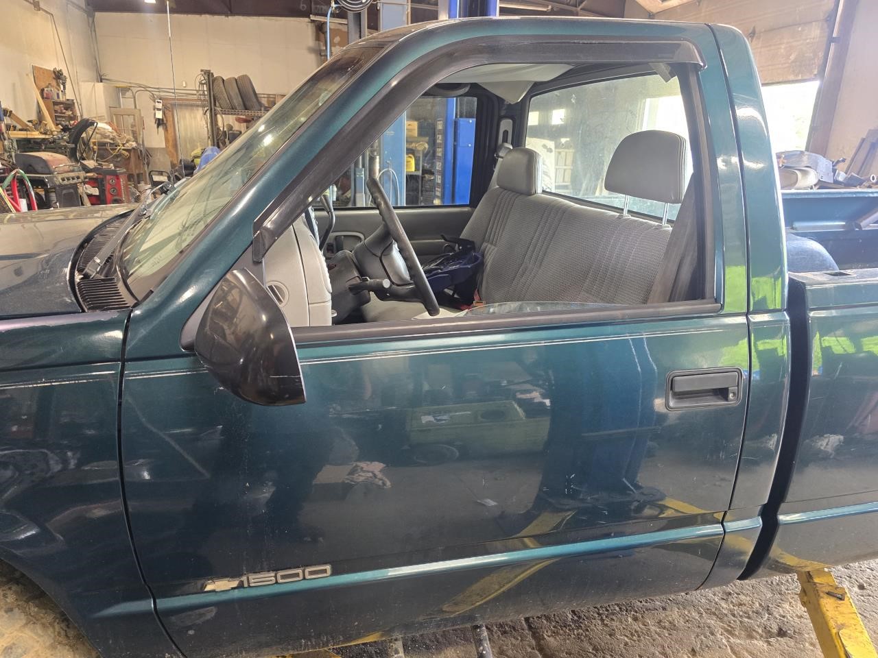 https://f005.backblazeb2.com/file/img-partshotlines-com/Inventory/NE126/Vehicle/8980_10.jpg