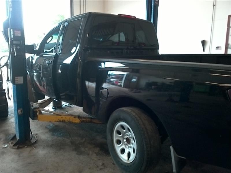 https://f005.backblazeb2.com/file/img-partshotlines-com/Inventory/NE135/Vehicle/15821_02.jpg