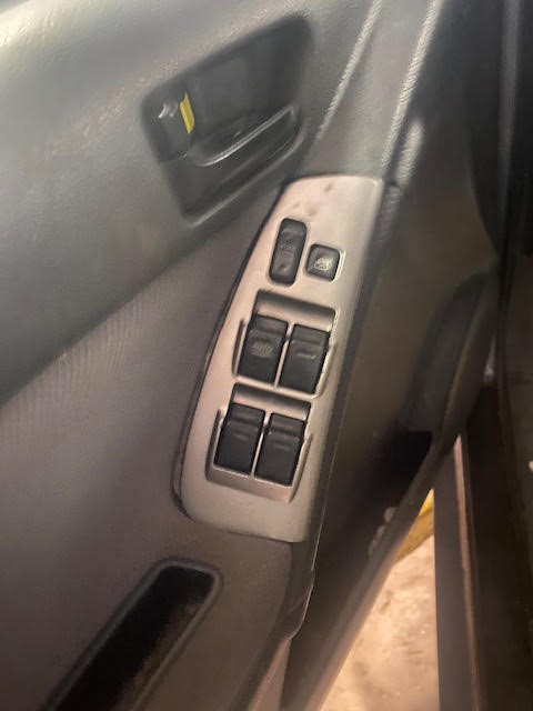 https://f005.backblazeb2.com/file/img-partshotlines-com/Inventory/NE135/Vehicle/18260_11.jpg