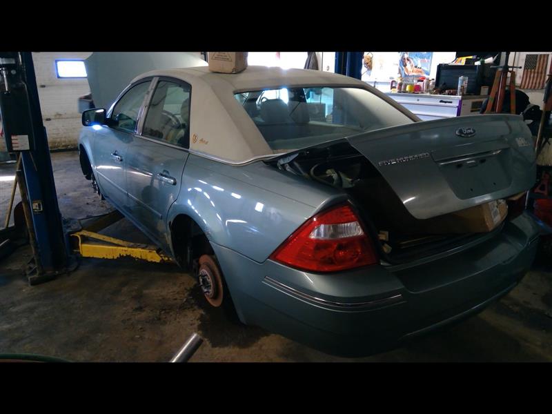https://f005.backblazeb2.com/file/img-partshotlines-com/Inventory/NE135/Vehicle/18412_03.jpg