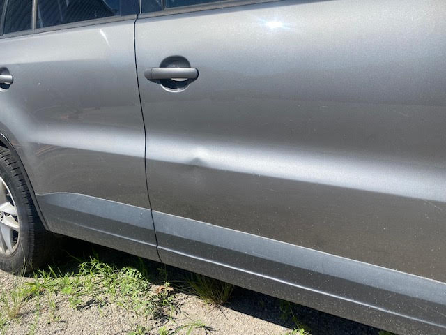 https://f005.backblazeb2.com/file/img-partshotlines-com/Inventory/NE135/Vehicle/18585_03.jpg
