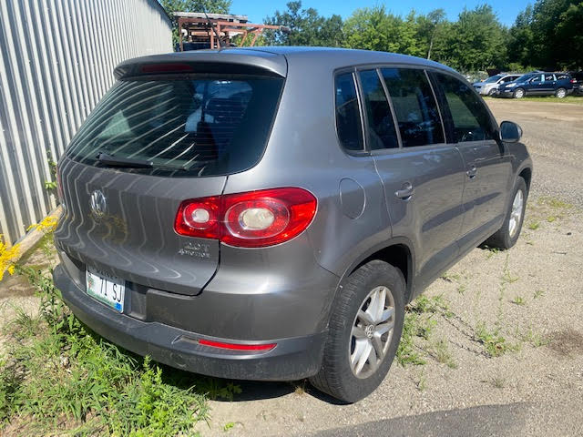 https://f005.backblazeb2.com/file/img-partshotlines-com/Inventory/NE135/Vehicle/18585_05.jpg