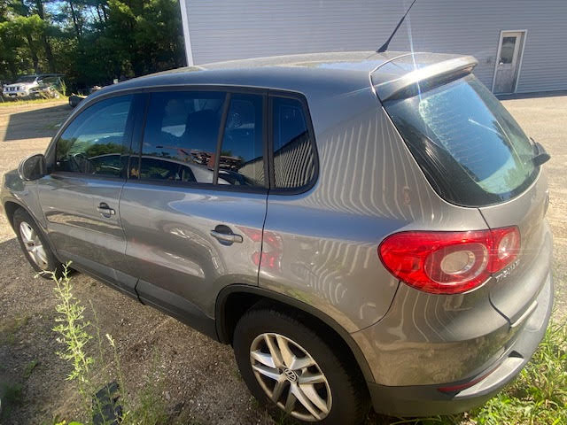 https://f005.backblazeb2.com/file/img-partshotlines-com/Inventory/NE135/Vehicle/18585_07.jpg