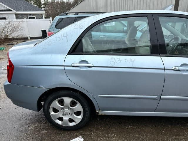 https://f005.backblazeb2.com/file/img-partshotlines-com/Inventory/NE135/Vehicle/18814_04.jpg