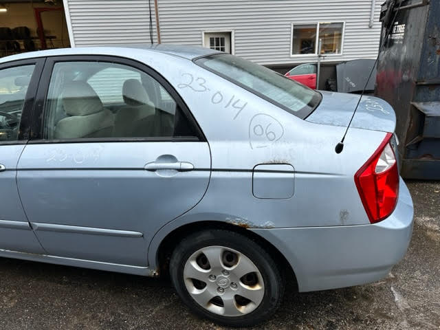 https://f005.backblazeb2.com/file/img-partshotlines-com/Inventory/NE135/Vehicle/18814_08.jpg