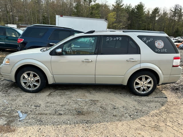 https://f005.backblazeb2.com/file/img-partshotlines-com/Inventory/NE135/Vehicle/18942_04.jpg