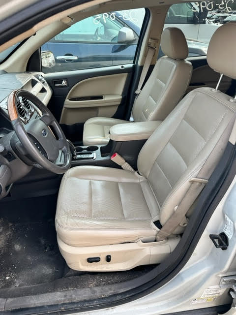 https://f005.backblazeb2.com/file/img-partshotlines-com/Inventory/NE135/Vehicle/18942_10.jpg