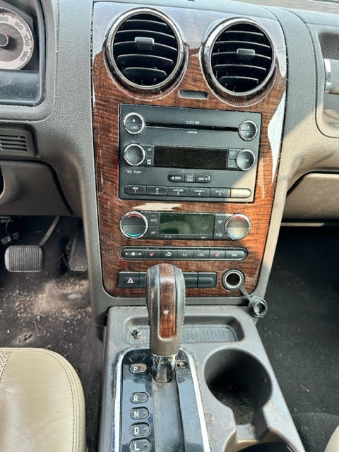 https://f005.backblazeb2.com/file/img-partshotlines-com/Inventory/NE135/Vehicle/18942_12.jpg