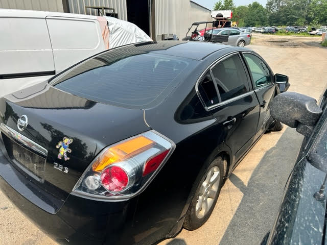 https://f005.backblazeb2.com/file/img-partshotlines-com/Inventory/NE135/Vehicle/19050_03.jpg
