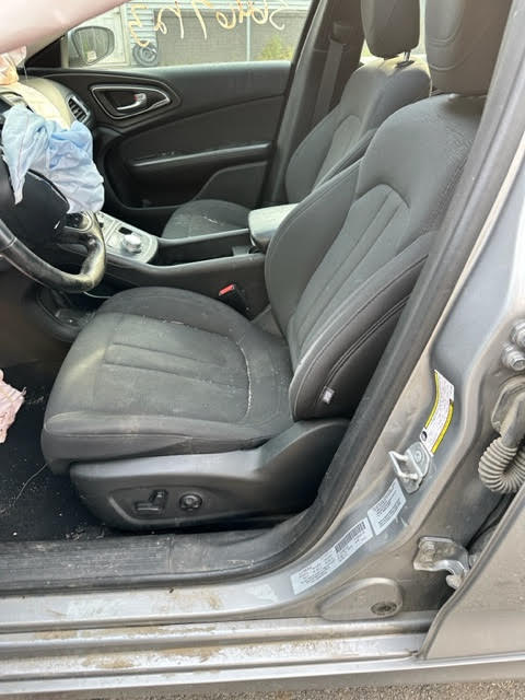 https://f005.backblazeb2.com/file/img-partshotlines-com/Inventory/NE135/Vehicle/19126_10.jpg