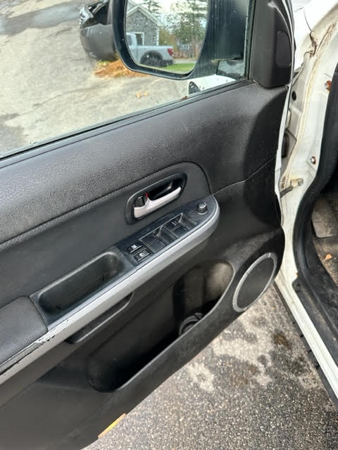 https://f005.backblazeb2.com/file/img-partshotlines-com/Inventory/NE135/Vehicle/19244_09.jpg
