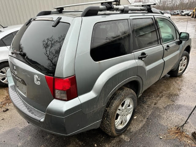 https://f005.backblazeb2.com/file/img-partshotlines-com/Inventory/NE135/Vehicle/19319_04.jpg