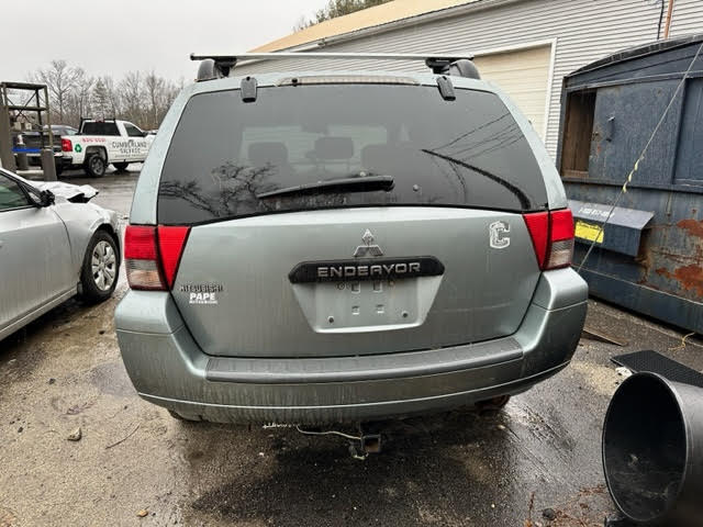 https://f005.backblazeb2.com/file/img-partshotlines-com/Inventory/NE135/Vehicle/19319_05.jpg