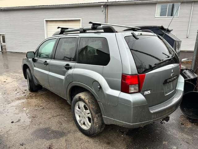 https://f005.backblazeb2.com/file/img-partshotlines-com/Inventory/NE135/Vehicle/19319_06.jpg