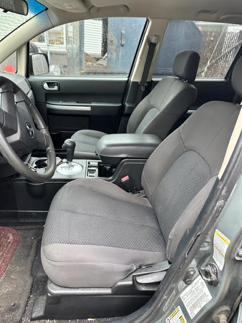 https://f005.backblazeb2.com/file/img-partshotlines-com/Inventory/NE135/Vehicle/19319_10.jpg