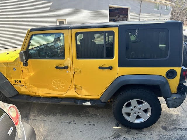 https://f005.backblazeb2.com/file/img-partshotlines-com/Inventory/NE135/Vehicle/19483_07.jpg