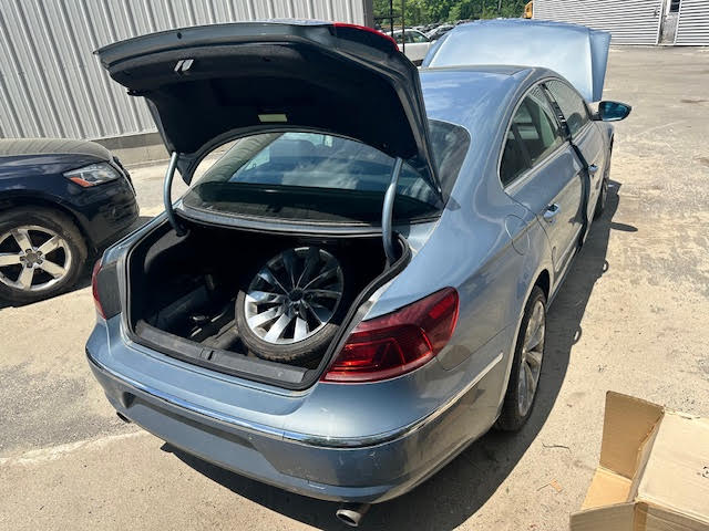 https://f005.backblazeb2.com/file/img-partshotlines-com/Inventory/NE135/Vehicle/19532_04.jpg