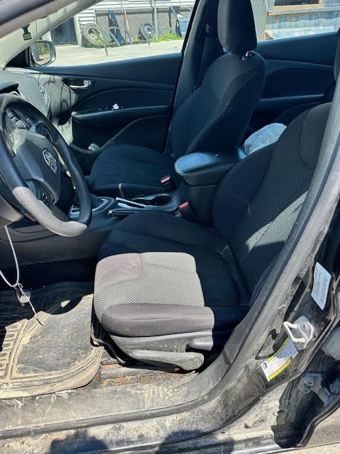 https://f005.backblazeb2.com/file/img-partshotlines-com/Inventory/NE135/Vehicle/19588_10.jpg
