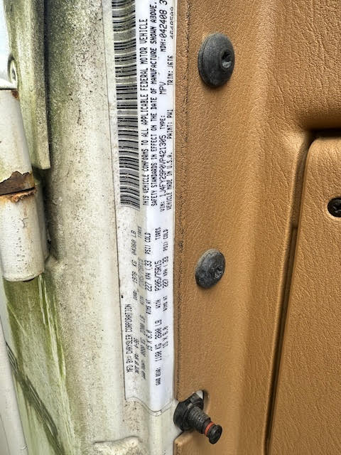 https://f005.backblazeb2.com/file/img-partshotlines-com/Inventory/NE135/Vehicle/19623_08.jpg