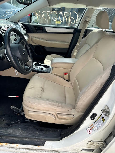 https://f005.backblazeb2.com/file/img-partshotlines-com/Inventory/NE135/Vehicle/19639_11.jpg