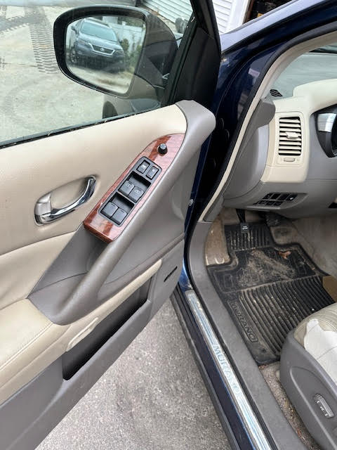 https://f005.backblazeb2.com/file/img-partshotlines-com/Inventory/NE135/Vehicle/19697_11.jpg