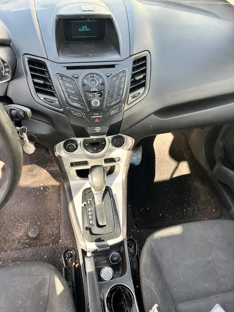 https://f005.backblazeb2.com/file/img-partshotlines-com/Inventory/NE135/Vehicle/19885_12.jpg