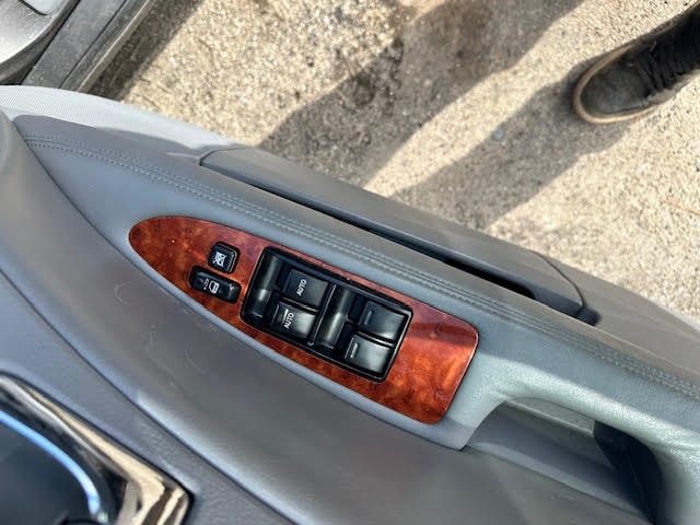 https://f005.backblazeb2.com/file/img-partshotlines-com/Inventory/NE135/Vehicle/19924_10.jpg