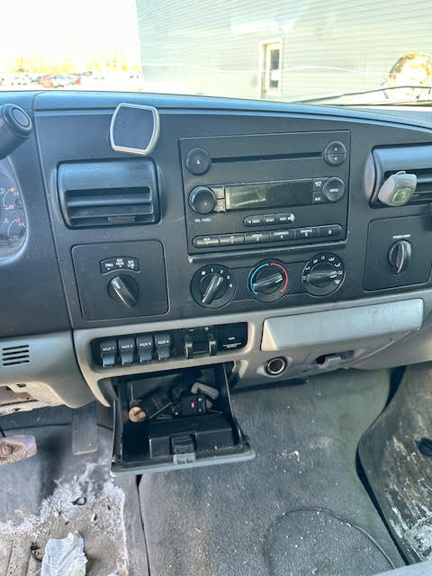 https://f005.backblazeb2.com/file/img-partshotlines-com/Inventory/NE135/Vehicle/19978_07.jpg