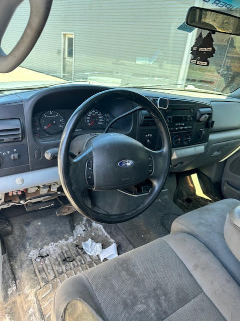 https://f005.backblazeb2.com/file/img-partshotlines-com/Inventory/NE135/Vehicle/19978_08.jpg
