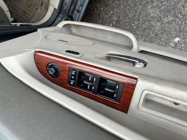 https://f005.backblazeb2.com/file/img-partshotlines-com/Inventory/NE135/Vehicle/19980_09.jpg