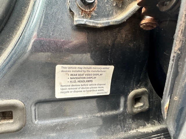 https://f005.backblazeb2.com/file/img-partshotlines-com/Inventory/NE135/Vehicle/19980_11.jpg