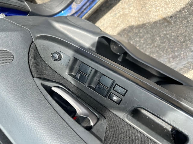 https://f005.backblazeb2.com/file/img-partshotlines-com/Inventory/NE135/Vehicle/20008_10.jpg