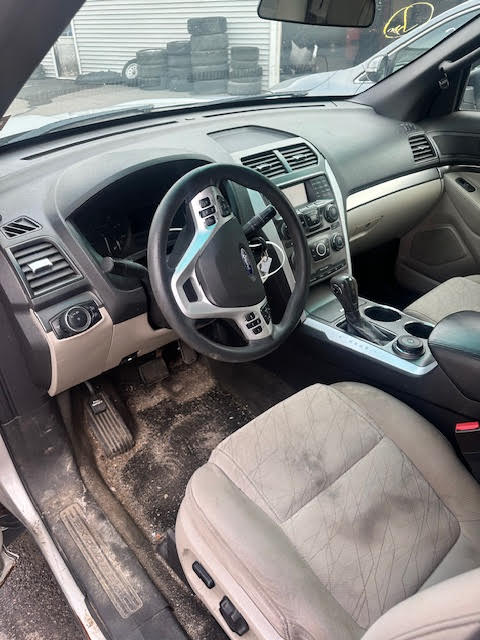 https://f005.backblazeb2.com/file/img-partshotlines-com/Inventory/NE135/Vehicle/20123_10.jpg