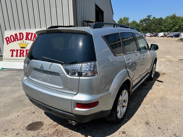 https://f005.backblazeb2.com/file/img-partshotlines-com/Inventory/NE135/Vehicle/20156_04.jpg