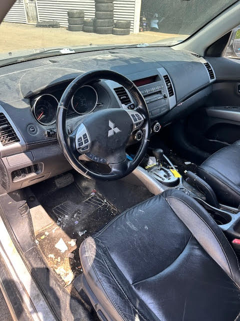 https://f005.backblazeb2.com/file/img-partshotlines-com/Inventory/NE135/Vehicle/20156_12.jpg