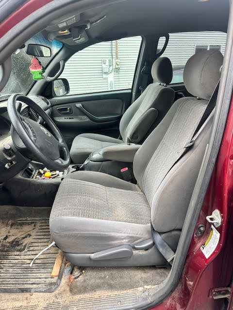 https://f005.backblazeb2.com/file/img-partshotlines-com/Inventory/NE135/Vehicle/20280_08.jpg