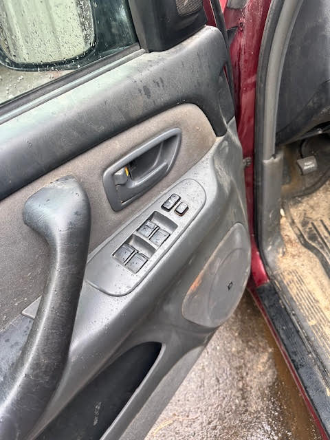 https://f005.backblazeb2.com/file/img-partshotlines-com/Inventory/NE135/Vehicle/20280_09.jpg