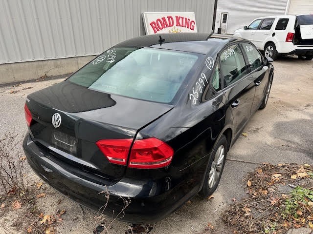 https://f005.backblazeb2.com/file/img-partshotlines-com/Inventory/NE135/Vehicle/20313_04.jpg