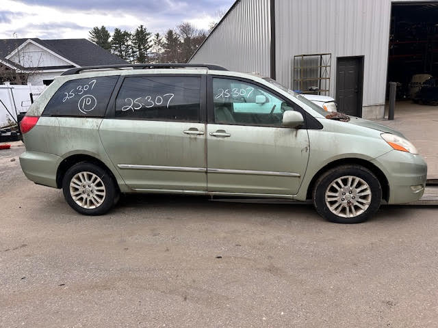 https://f005.backblazeb2.com/file/img-partshotlines-com/Inventory/NE135/Vehicle/20325_03.jpg