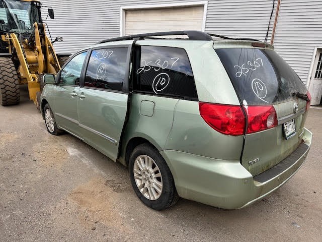 https://f005.backblazeb2.com/file/img-partshotlines-com/Inventory/NE135/Vehicle/20325_06.jpg