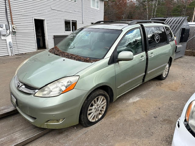 https://f005.backblazeb2.com/file/img-partshotlines-com/Inventory/NE135/Vehicle/20325_07.jpg