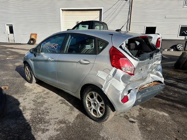 https://f005.backblazeb2.com/file/img-partshotlines-com/Inventory/NE135/Vehicle/20329_06.jpg