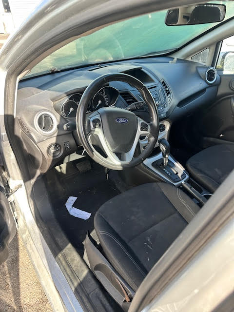 https://f005.backblazeb2.com/file/img-partshotlines-com/Inventory/NE135/Vehicle/20329_11.jpg