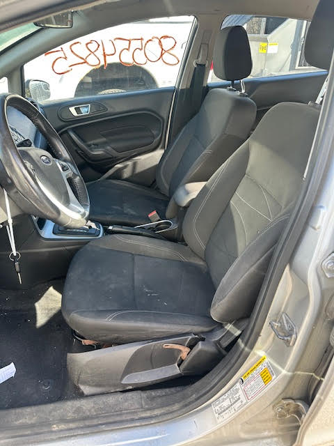 https://f005.backblazeb2.com/file/img-partshotlines-com/Inventory/NE135/Vehicle/20329_12.jpg