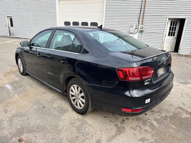 https://f005.backblazeb2.com/file/img-partshotlines-com/Inventory/NE135/Vehicle/20358_05.jpg